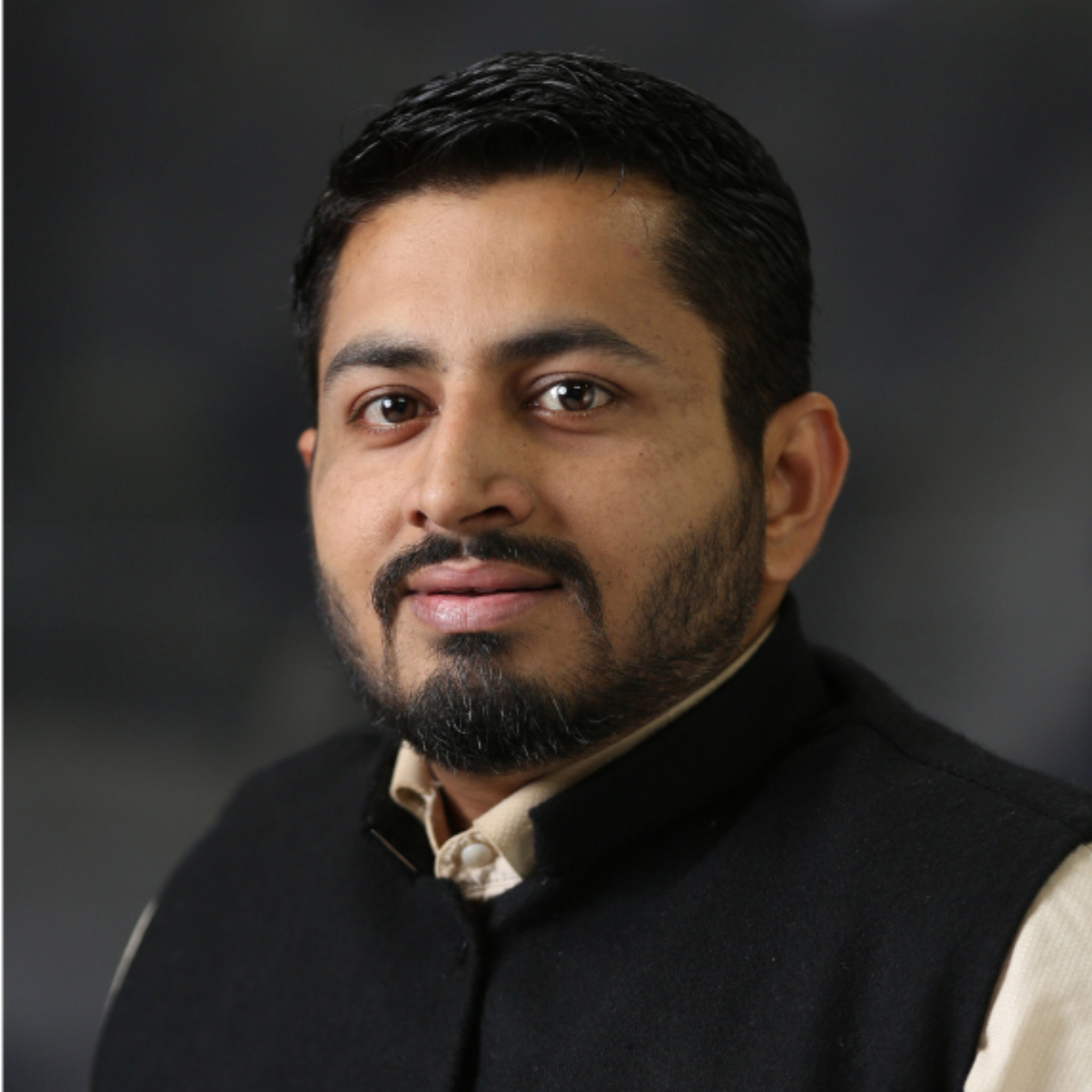 Dr. Vivek Ahuja